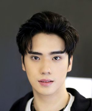 Tee Thanapon Jarujitranon photo