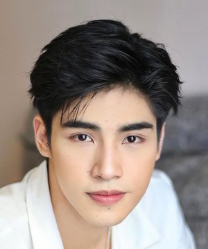 Poom Phuripan Sapsangsawat photo