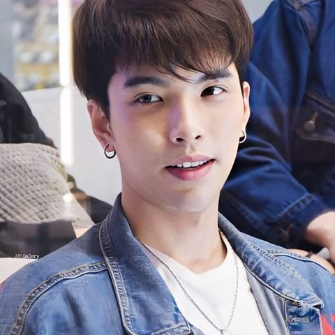 Junior Ronnakorn Soontornnon photo