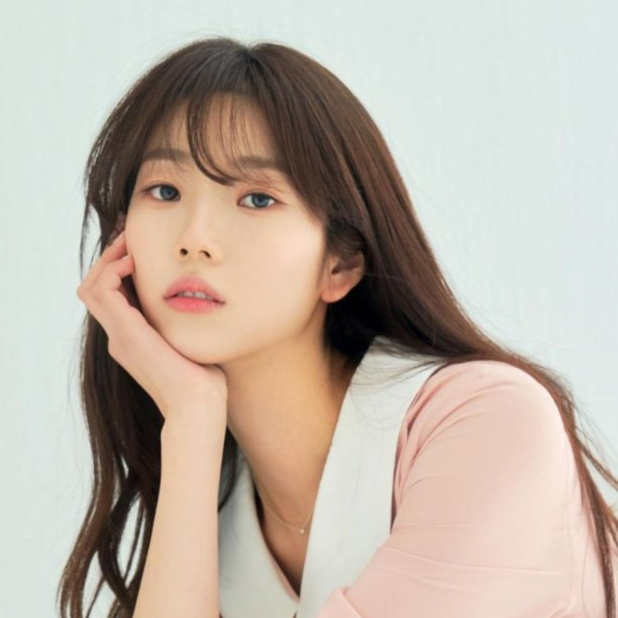 Lee Sol Ip photo