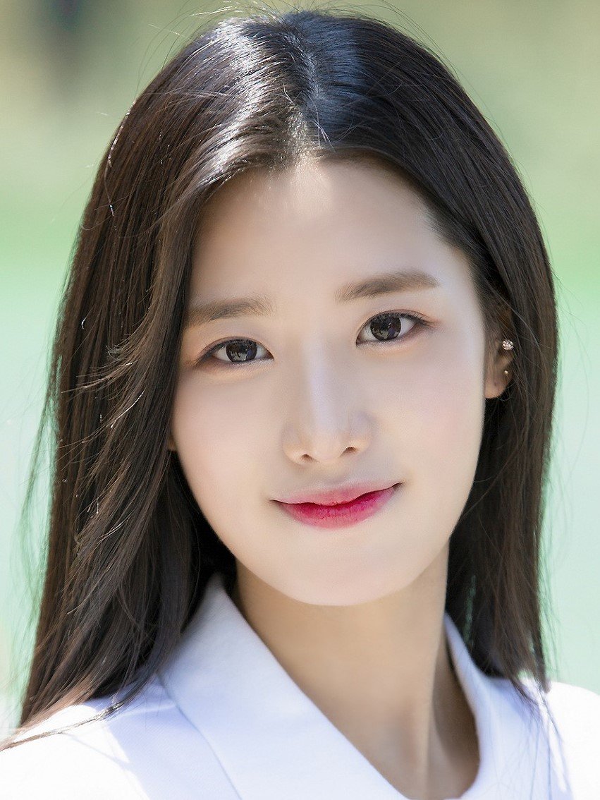 Shin Ji Won photo