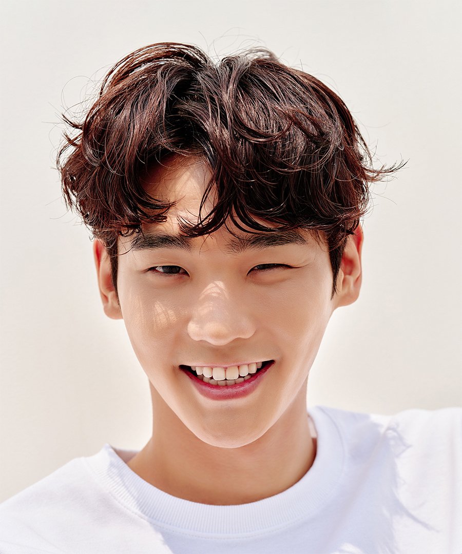 Lee Ji Han photo