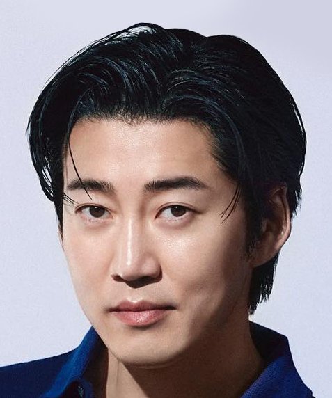 Yoon Kye Sang photo
