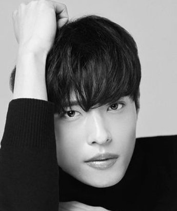 Kang Woo Jung photo
