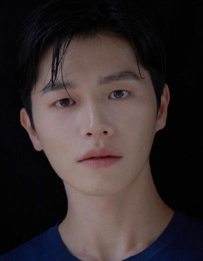 Kim Geon Won photo