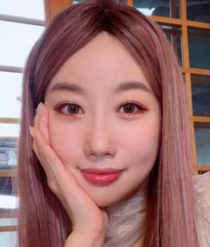 Kong La Hee photo