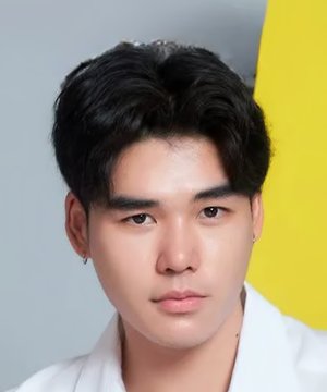 Fino Paphangkorn Promsombat photo