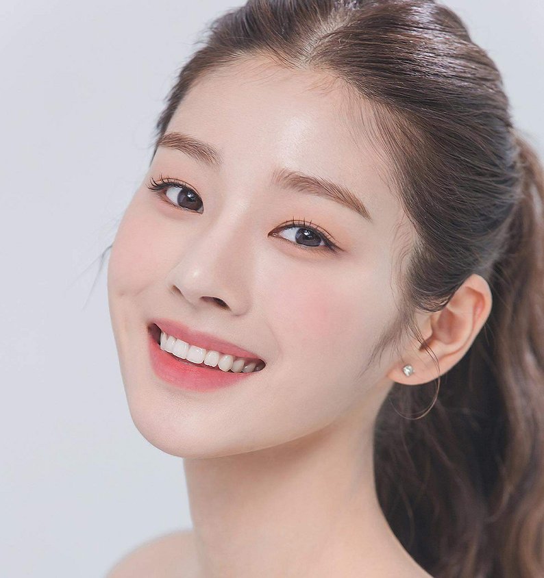 Shin Yu Eun photo