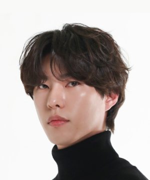 Shin Myung Sung photo