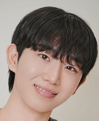 Cho Yun Jae photo
