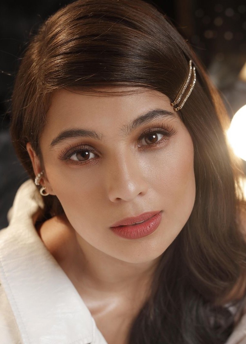 Jasmine Curtis-Smith photo