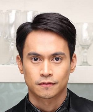 Arnold Reyes photo