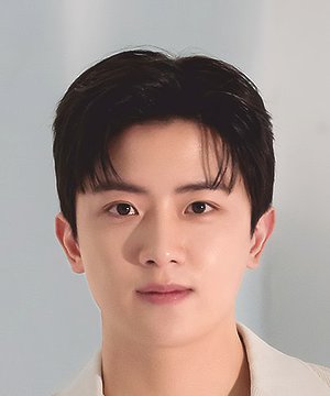 Kim Shin Bi photo