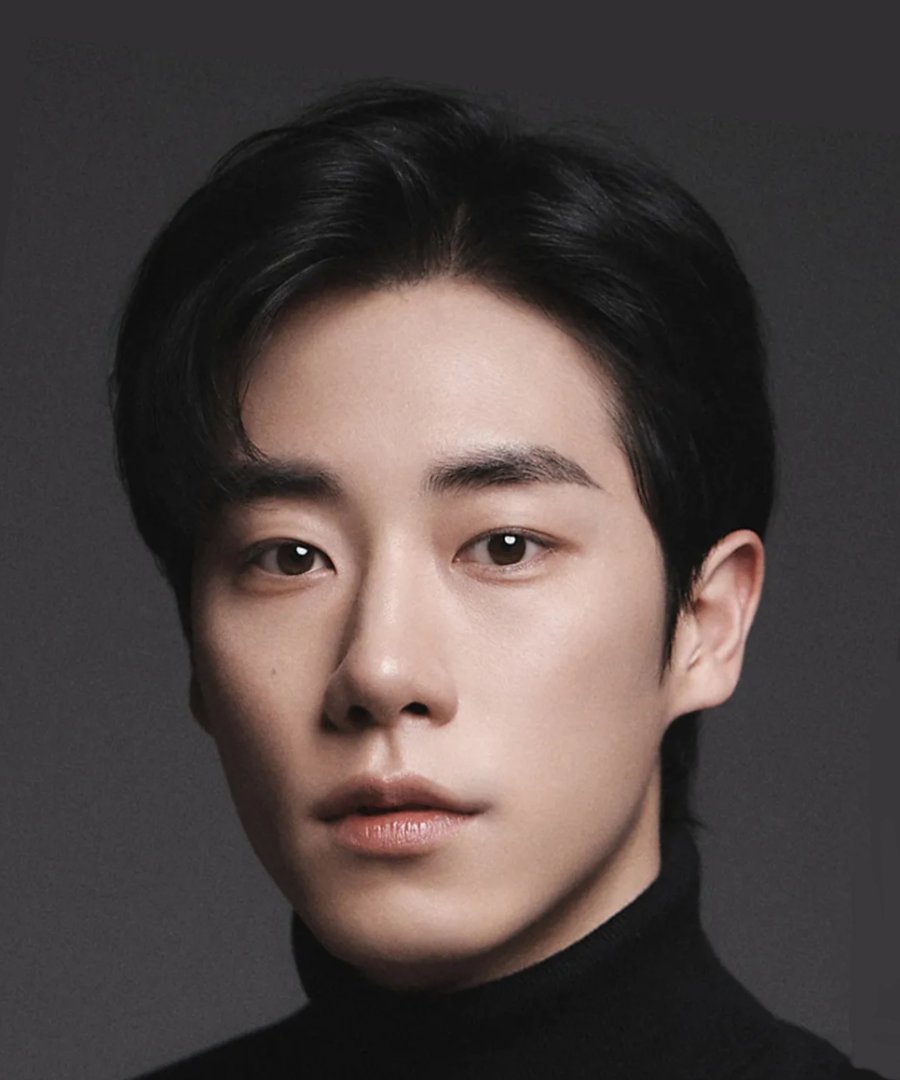 Baek Dong Hyeon photo
