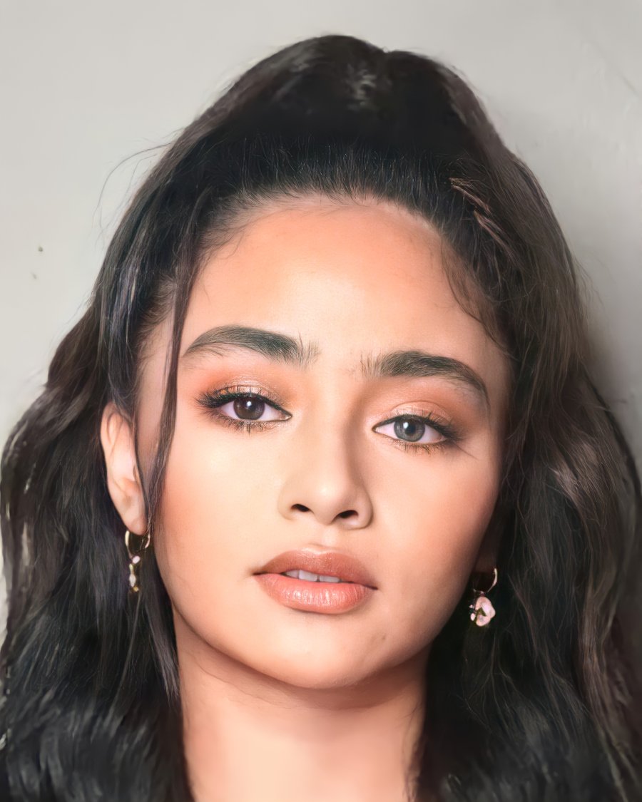 Vivoree Esclito photo