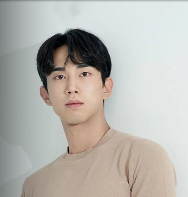 Kim Yong Seok photo