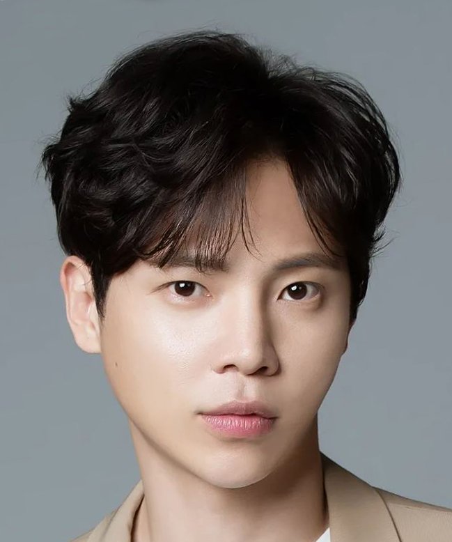 Go Geon Han photo