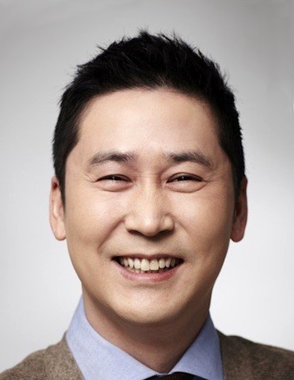 Shin Dong Yeob photo