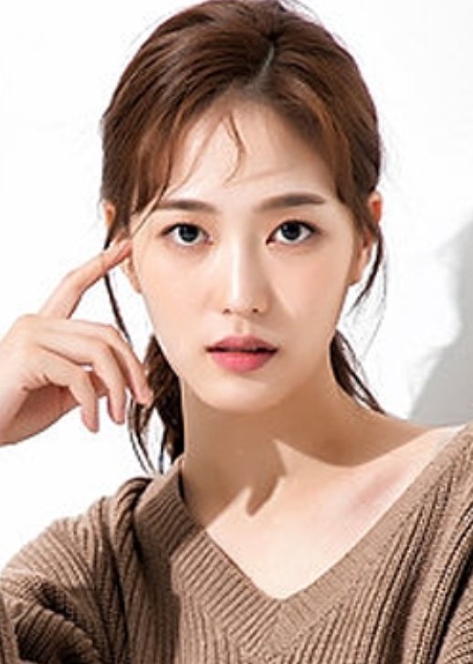 Kim Yoo Jin photo