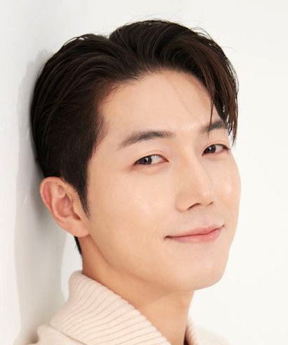 Park Min Jae photo