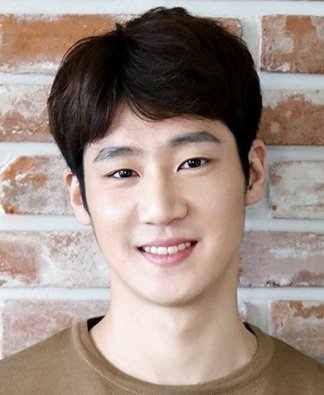 Kim Yoon Ho photo