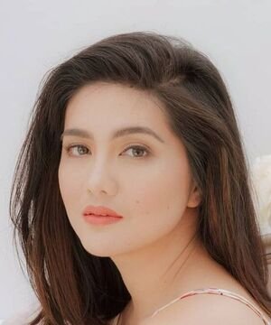 Dimples Romana photo