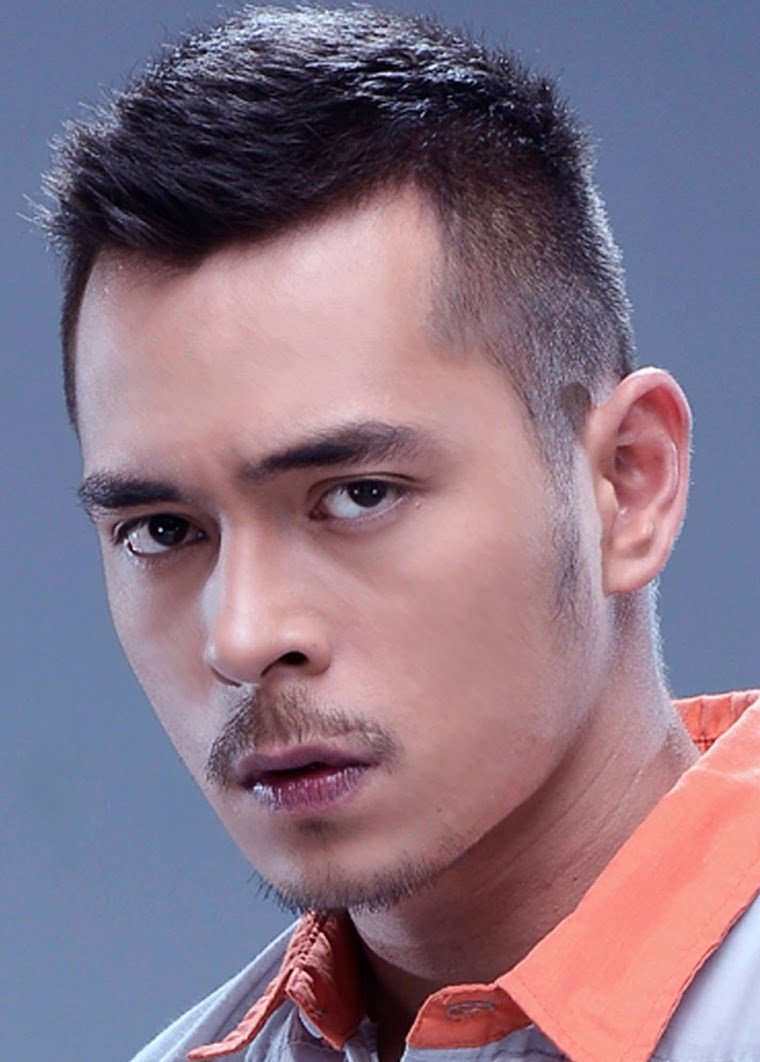 Jake Cuenca photo