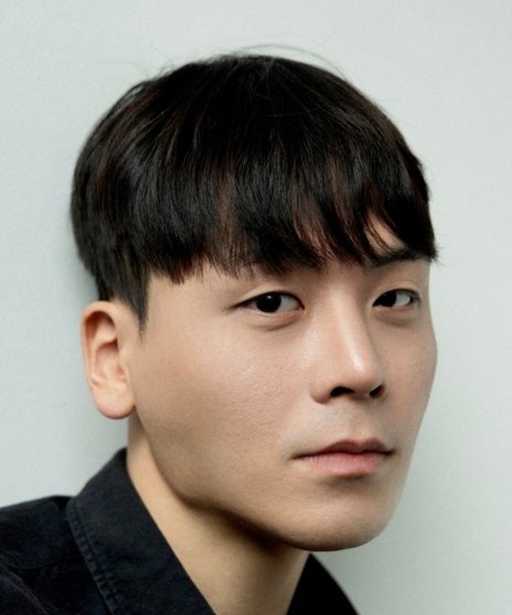 Shin A Hwi photo