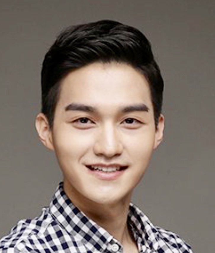 Lee Ik Jun photo