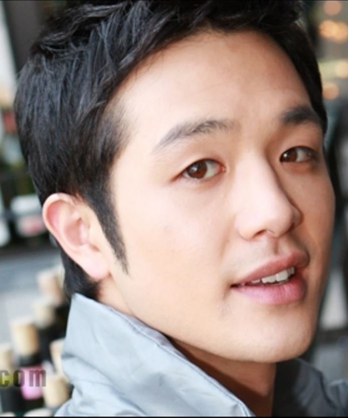 Lee Young Hoon photo