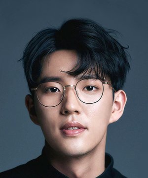 Shin Ki Hwan photo