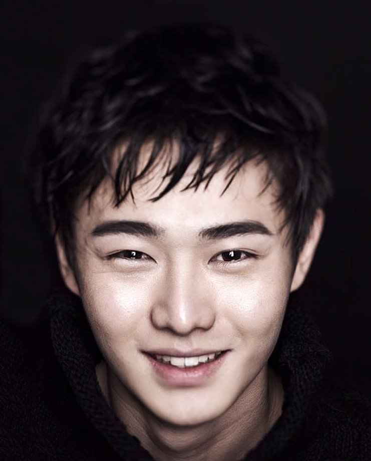 Shin Won Ho photo