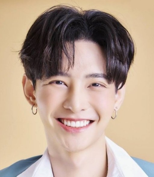 Nut Supanut Lourhaphanich photo