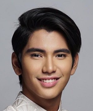 Adrian Dionisio photo