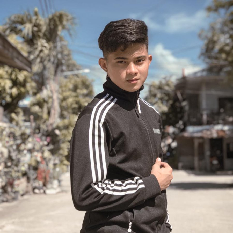 Lars Echavez photo