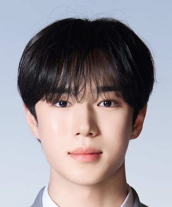 Kim Jun Seo photo