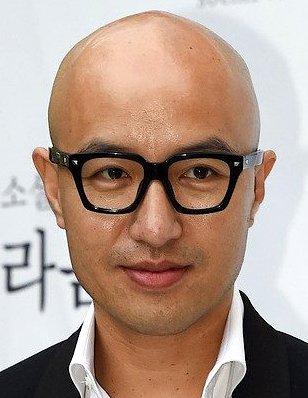 Hong Seok Cheon photo