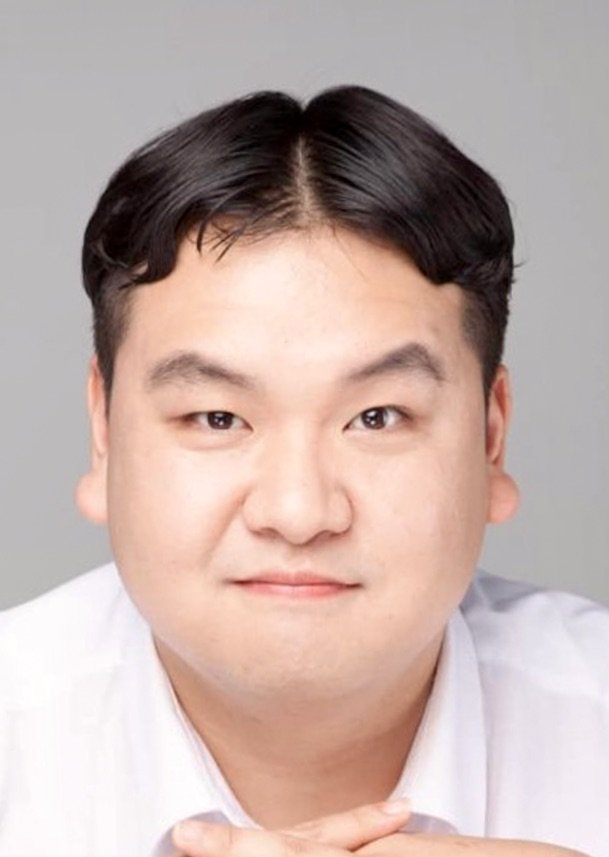Choi Hwan Yi photo