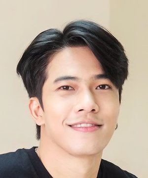 Mig Teerapat Prongaroon photo