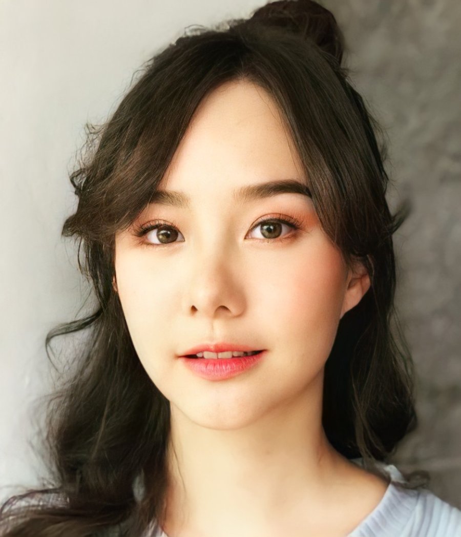 Toey Jarinporn Joonkiat photo