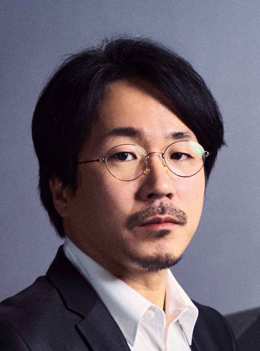 Yang Ik June photo