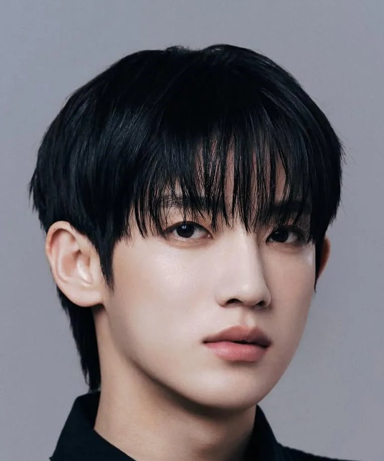 Park Si Woo photo