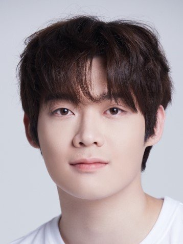 Yoon Do Gun photo