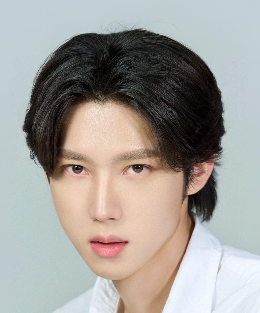 Nam Taek Jun photo