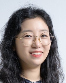Park Ji Yoon photo