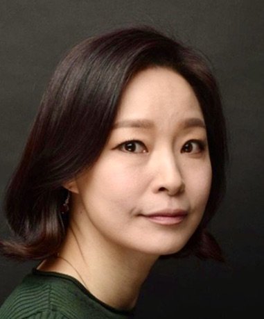 Lee Yoo Jung photo