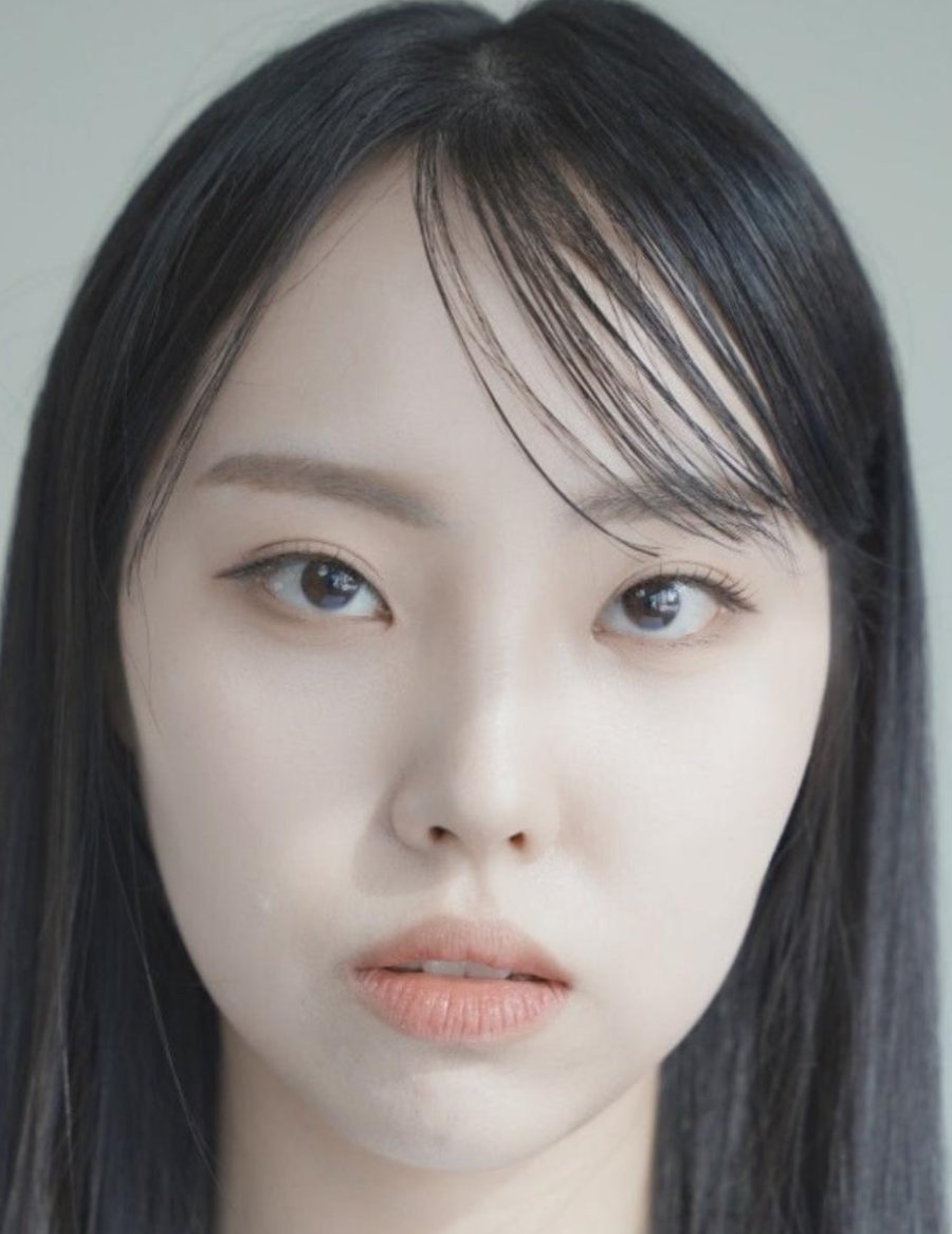 Kim Ye Ji photo