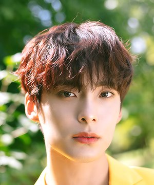 Park Jun Hee photo