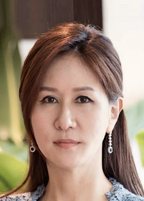 Yoon Ye Hee photo