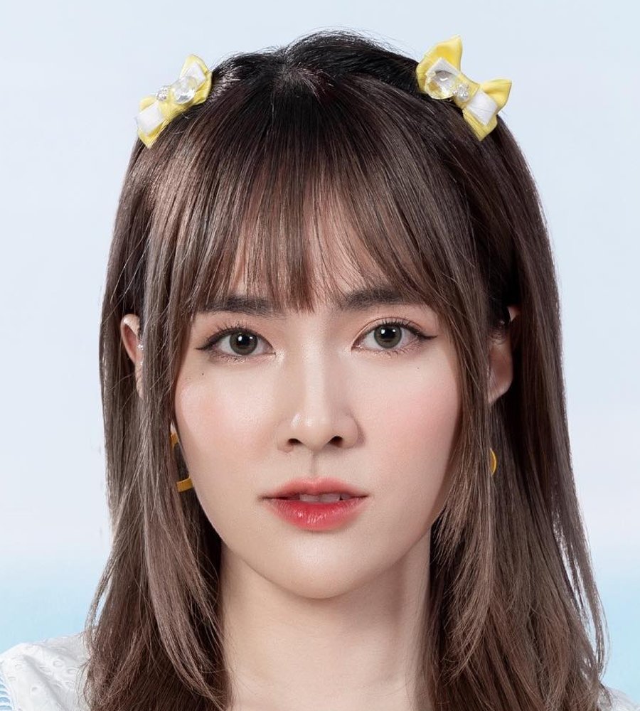 Aom Punyawee Jungcharoen photo